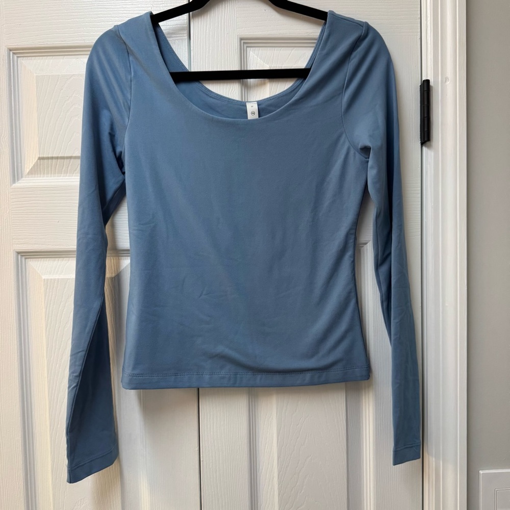 Blue seamless long sleeve top